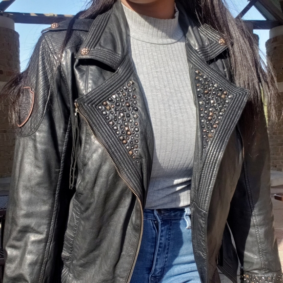 Harley-Davidson Black Leather Jacket with Studded Details - Picture 8 of 15